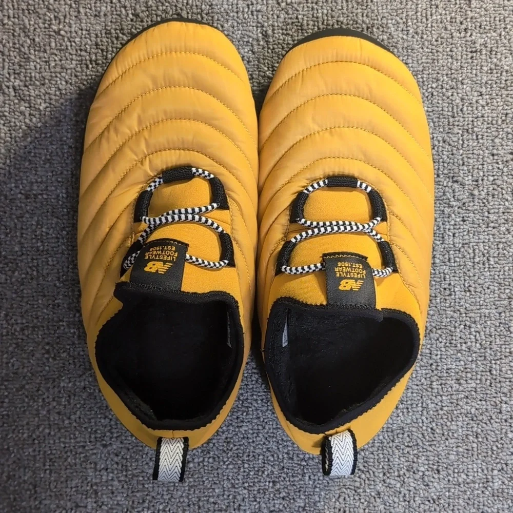 New Balance Caravan Moc V2 Slipper Size 8.0 Black/Yellow Unisex W9.5 Recovery